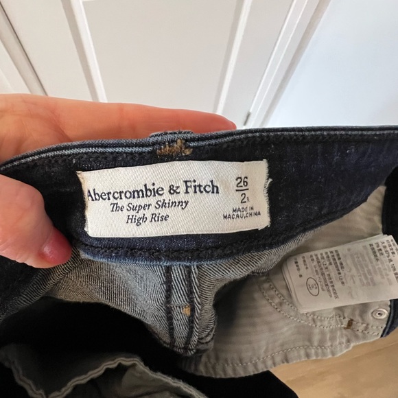 Abercrombie & Fitch the super skinny high rise jeans size 26/2R - Picture 4 of 7